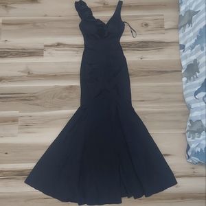 XSCAPE by Joanna Chen black gown size 4.